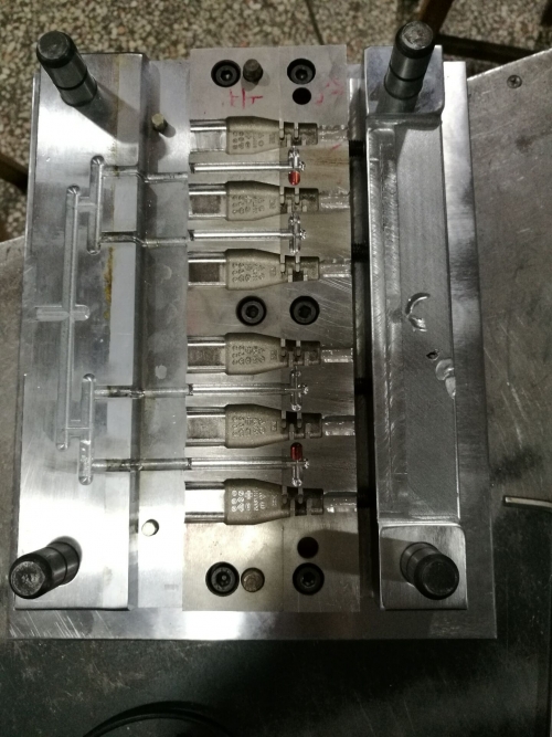 AC插头模具 AC插头模具